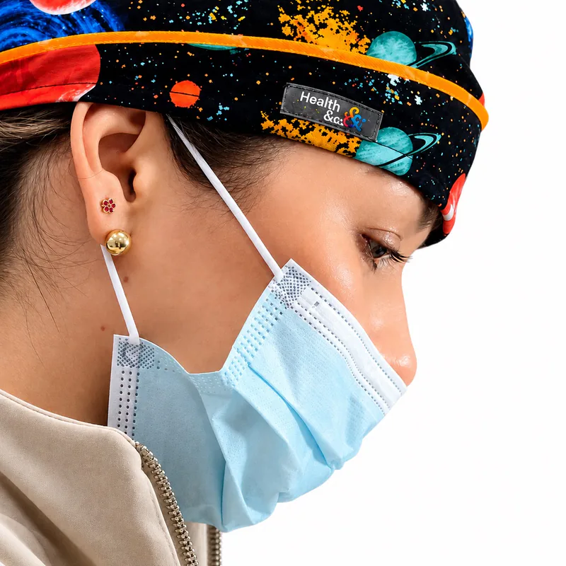 La doctora preparada para un procedimiento dermatológico